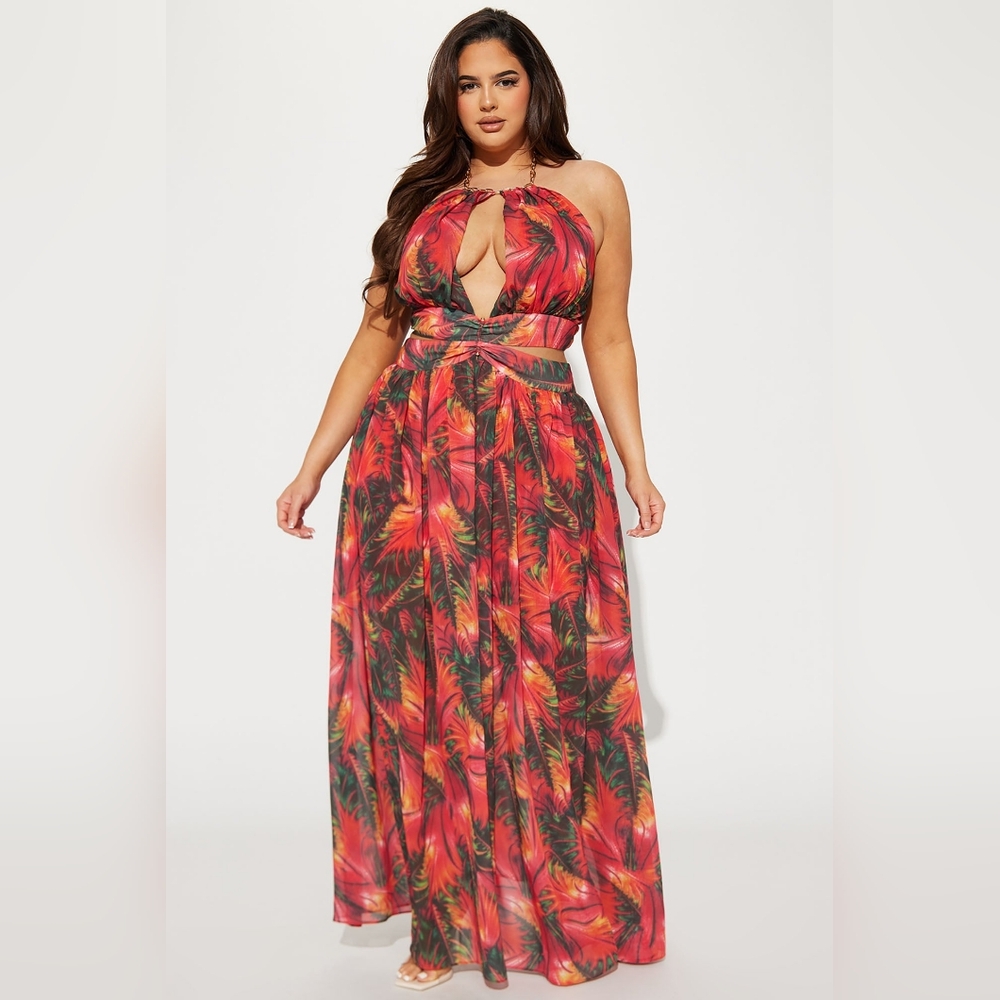 "Hot In The Tropics" Tropical Halter Maxi Dress- Fashion Nova
